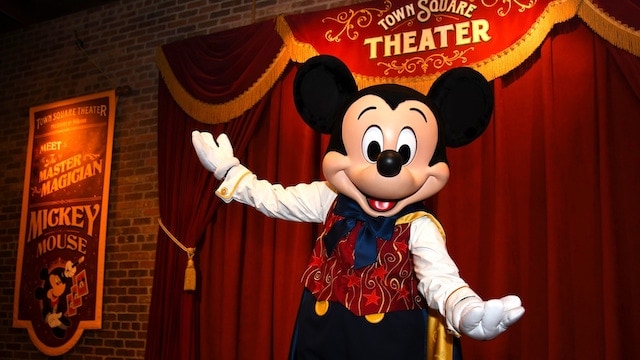 Breaking: Disney World character meet and greets are returning!