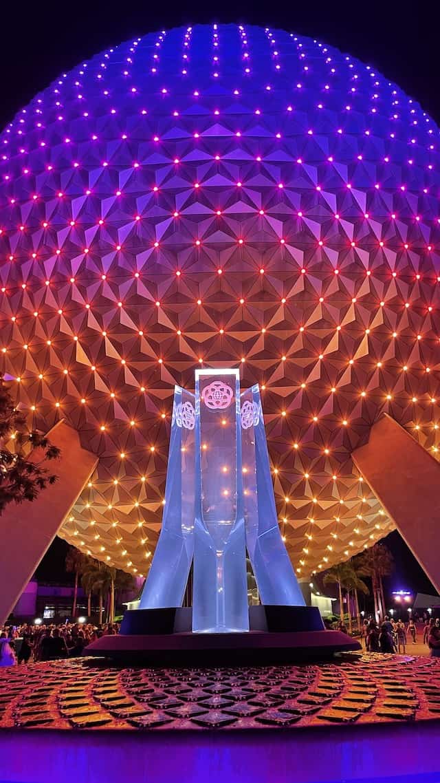 Disney World Guest Jumps Out of Spaceship Earth Attraction -  