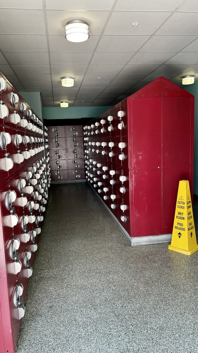 Lockers Magic Kingdom: Rent One to Make Your Day Easier 