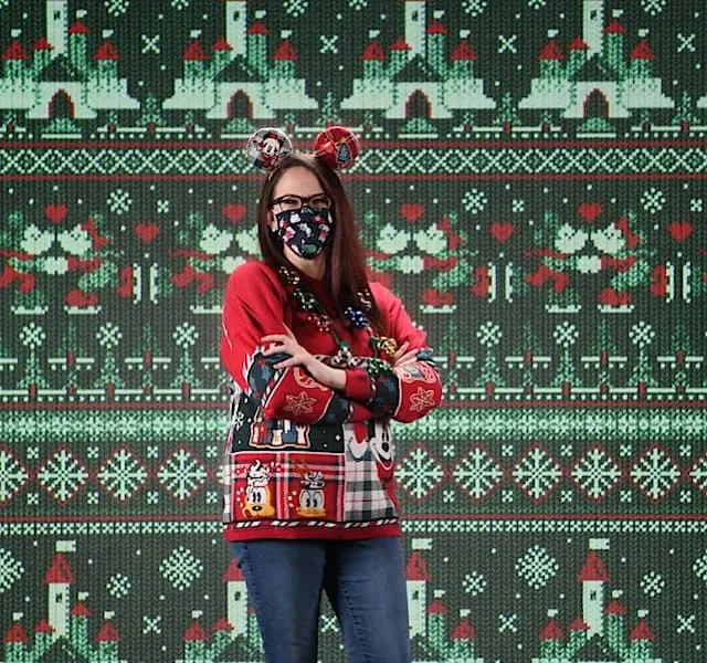 Festive Holiday Disney Photo Ops