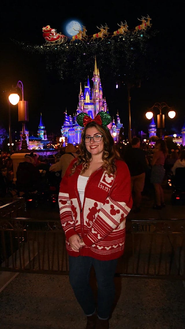 Festive Holiday Disney Photo Ops