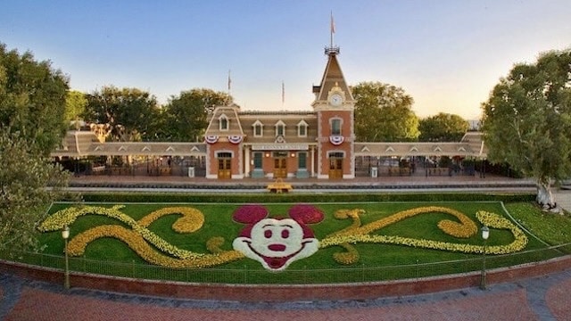 How many attractions will be closed in the Disney Parks for the new year?