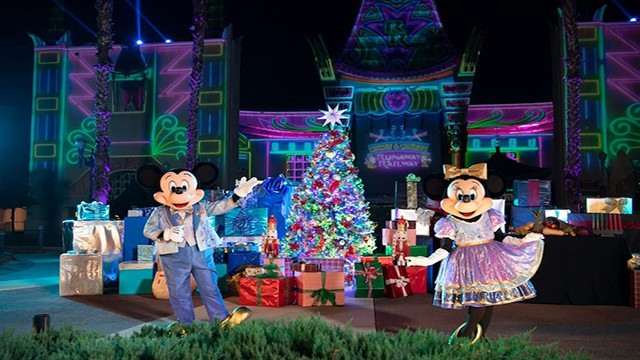 Watch the new preview for Disney's Holiday Magic Quest
