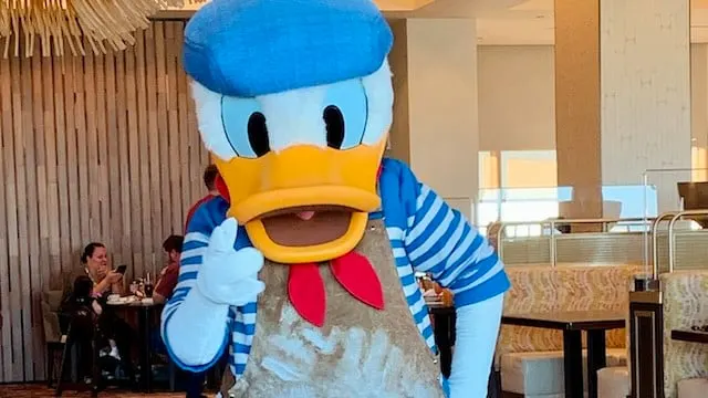 Would you eat this Donald Duck cake coming to Magic Kingdom?