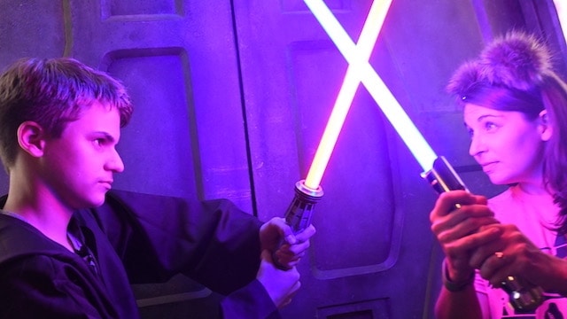 Get the BEST lightsaber photos at night in Disney World without paying for one!