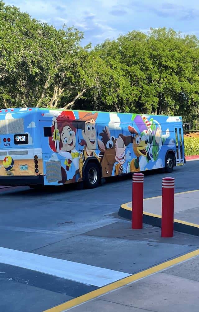 Disney Land World Store Theme Park Racers White Transport Bus Die