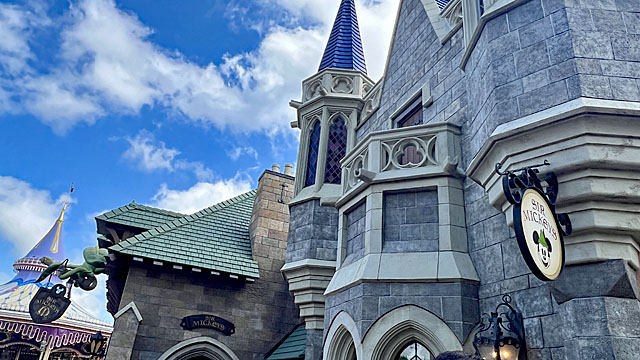 See How to get "Free" Royal Portrait Photos at Disney World