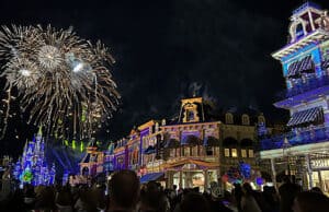 The New Mind Blowing Projection Mapping at Disney World's Main Street USA
