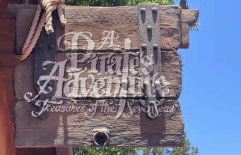 You Need to add this FREE Enchanting Extra Experience to your next Magic Kingdom Day
