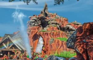 Another guest risks being banned from Disney in this latest video
