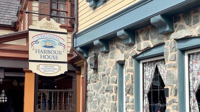 Enjoy quick seafood in the Magic Kingdom at this quiet restaurant