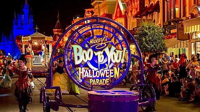 PHOTOS: The Disney World Halloween parade ends in chaos as float derails