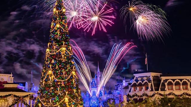 What's Free during the Christmas Season At Disney World