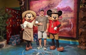 See Disney World characters in their adorable Christmas outfits!