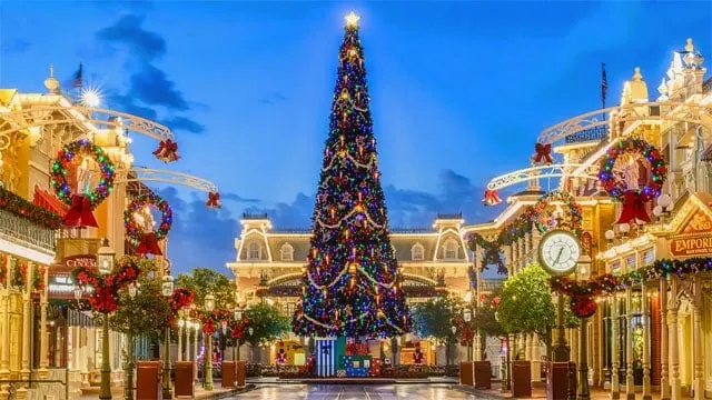 Disney may surprise us with more character meet and greets this holiday season