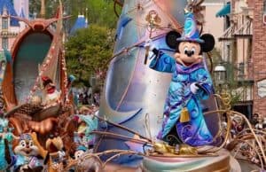 Reserve dining packages now for this popular Disney Parade