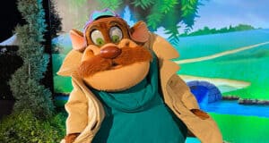 See the extremely rare characters meeting at Disney World now