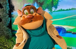 See the extremely rare characters meeting at Disney World now