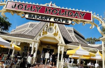 Have a Jolly Holiday at this fantastic quick-service restaurant