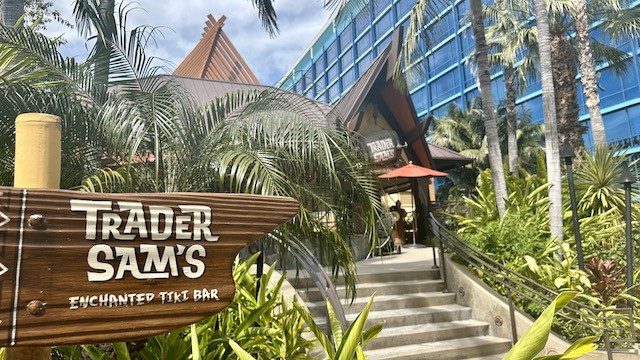 Review: Is Trader Sam's better at Disney World or Disneyland?