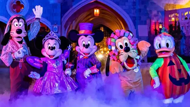 What you need to know about the Virtual Queues for Disney Holiday Parties
