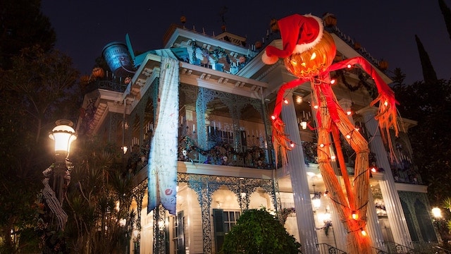 Enjoy the return of this SPOOKY Halloween Experience at Disney