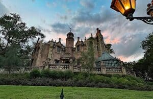 Is this a new sign that the Hatbox Ghost may be coming soon to Disney World?