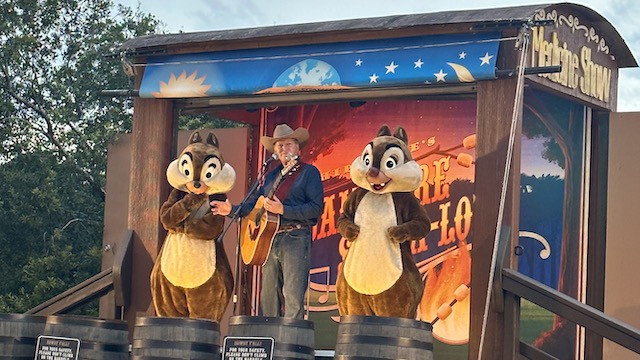 Fort Wilderness FREE Activity: Sing-along with Chip n' Dale