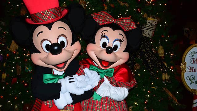 Christmas dessert parties return to Disney World this year