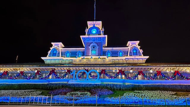 Later Evening Hours Continue at Disney World as Holidays Approach