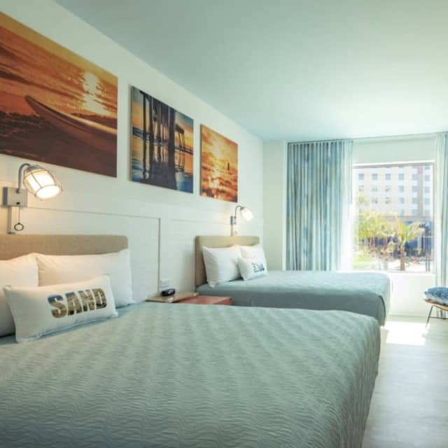 Dockside Hotel Endless Summer Universal