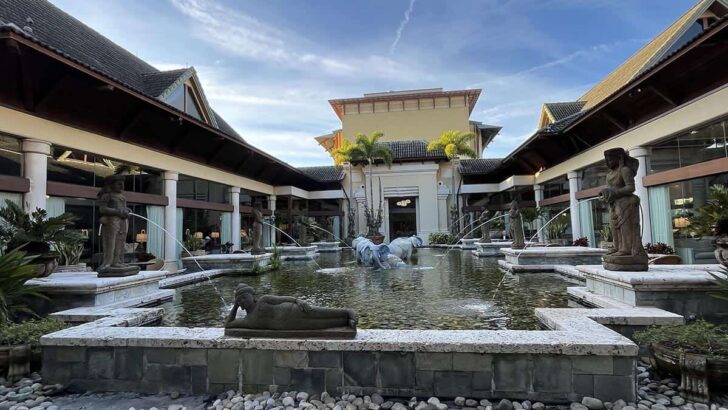 Loews Royal Pacific Resort is the Best Resort at Universal