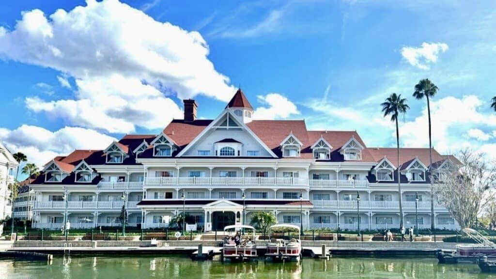 The Grand Floridian Resort Posts a Warning You Need to Know About