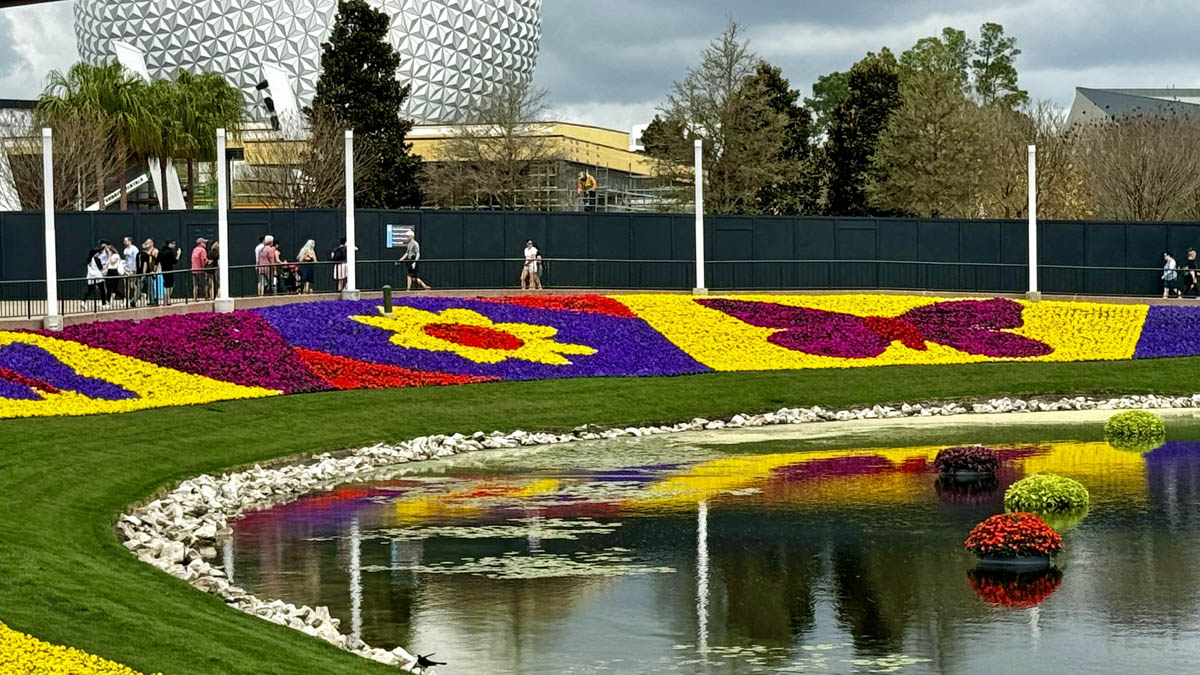 Flower-garden-flowers-spaceship-earth