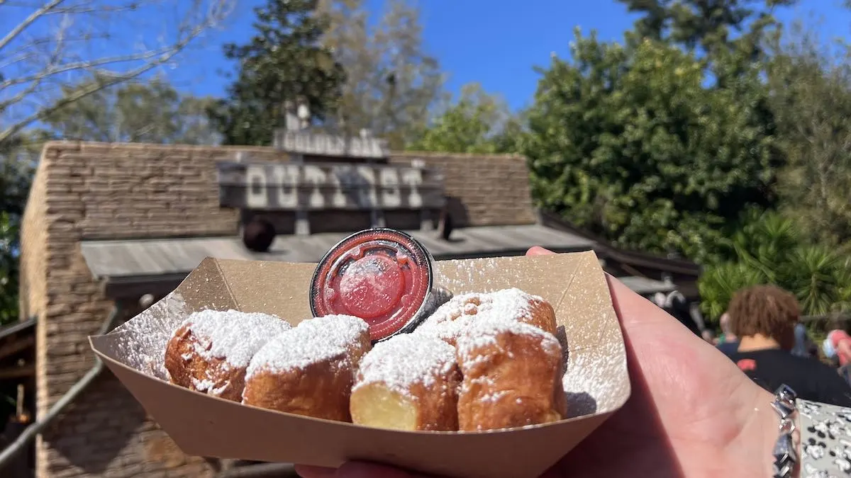 Review: Tiana's Famous Beignets at Magic Kingdom Park