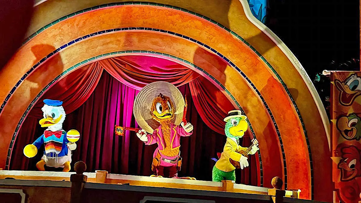 epcot gran fiesta attraction donald mexico