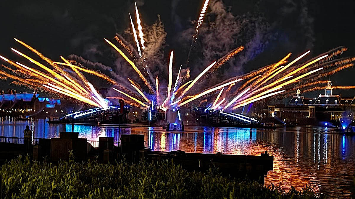 epcot luminous fireworks show 2