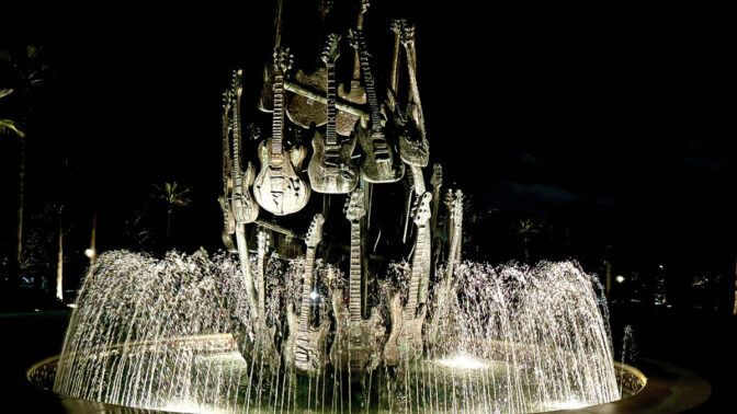 universal hard rock hotel guitar water fountain