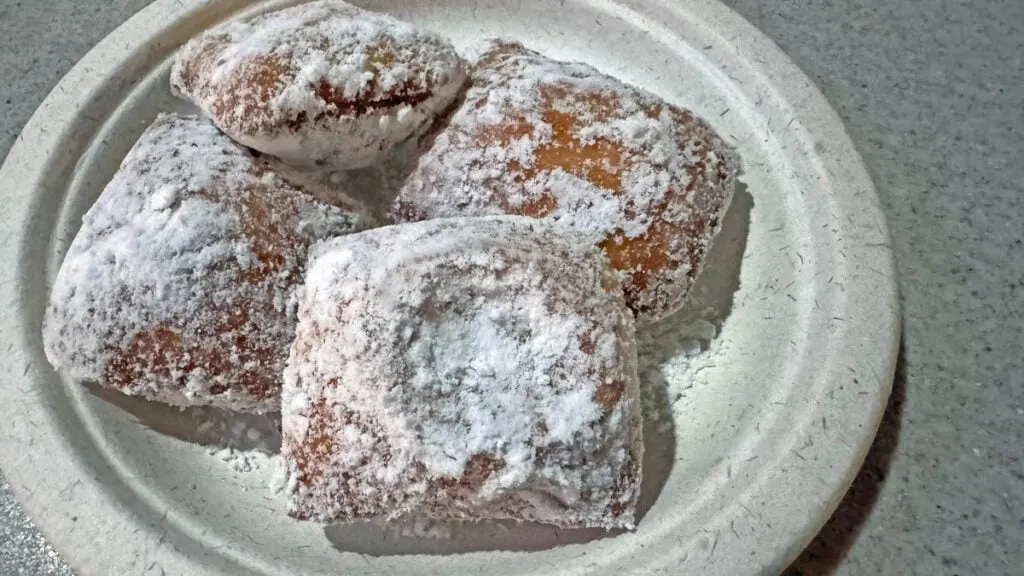 universal mardi gras beignets