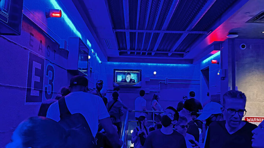 universal transformers 3d attraction queue