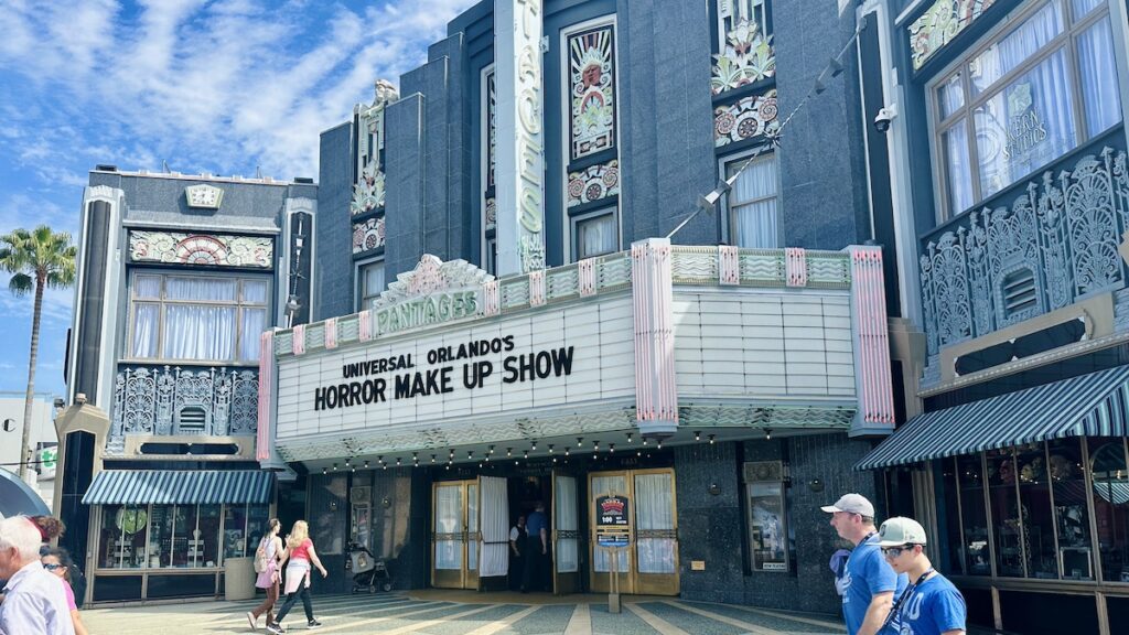 universalstudioshorrormakeupshowbuilding