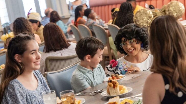 1900 Park Fare Makes a Big Character Greeting Change
