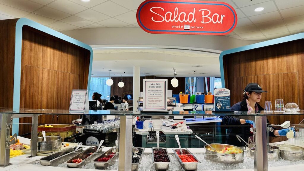 Bayliner Diner salad bar