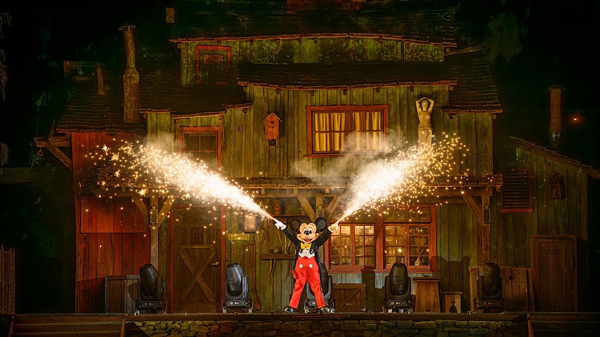 Disneyland fantasmic! Mickey mouse