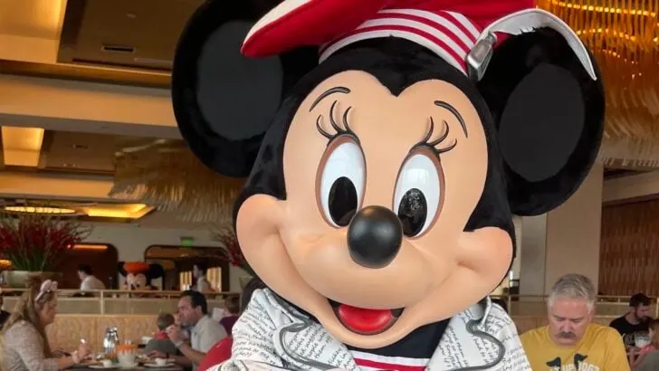 New Dining Discounts Available for Disney Annual Passholders