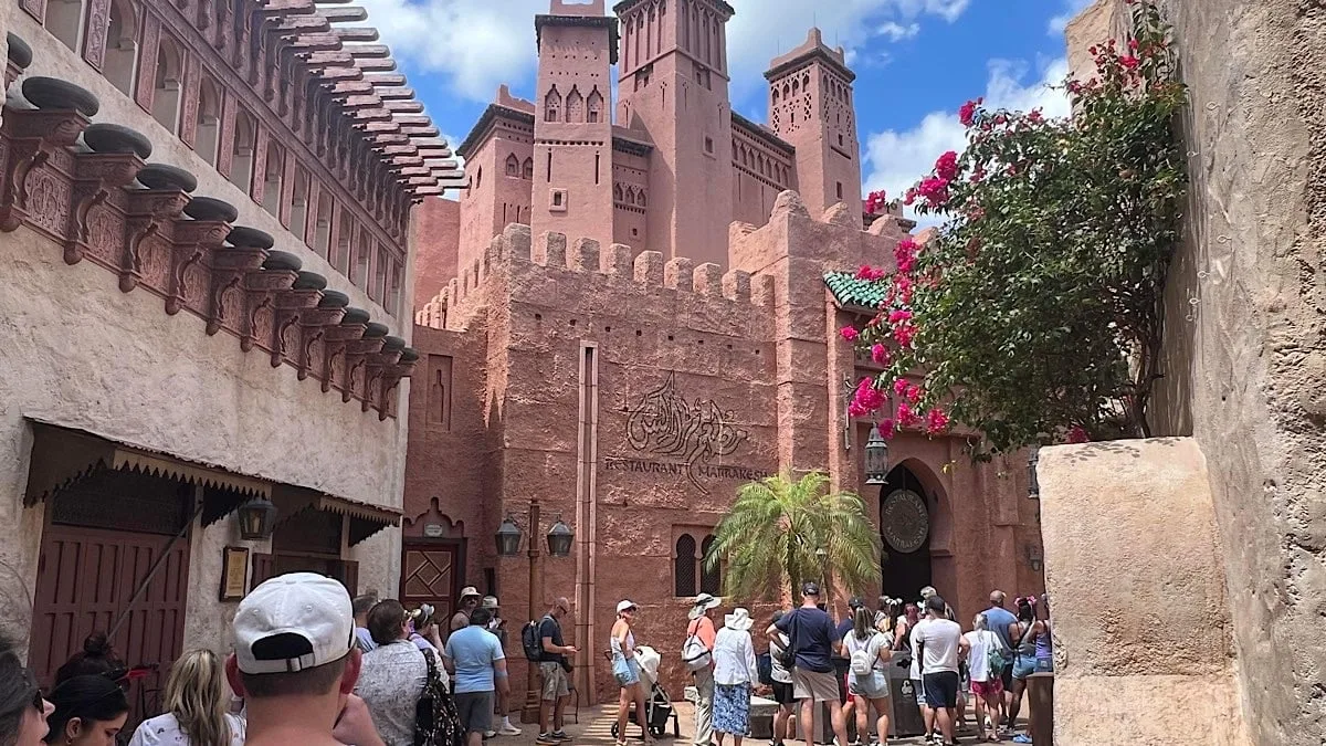 Vip passholder lounge Epcot line to get in wait