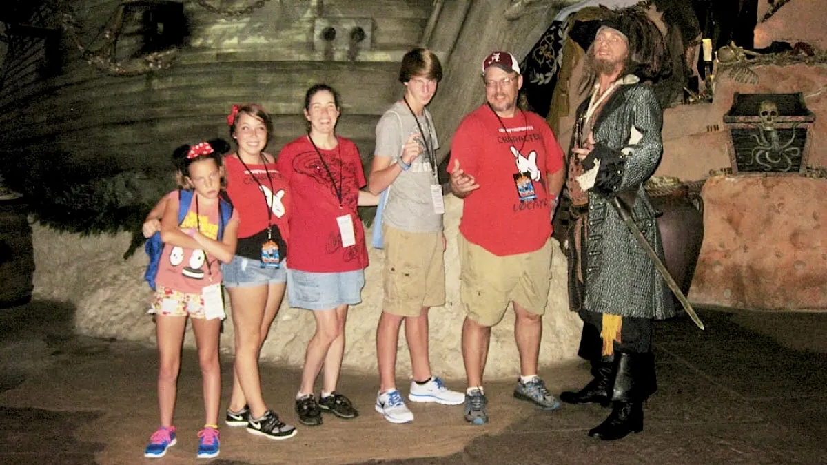 mickey's not so scary halloween party meet greet pirate captain barbossa