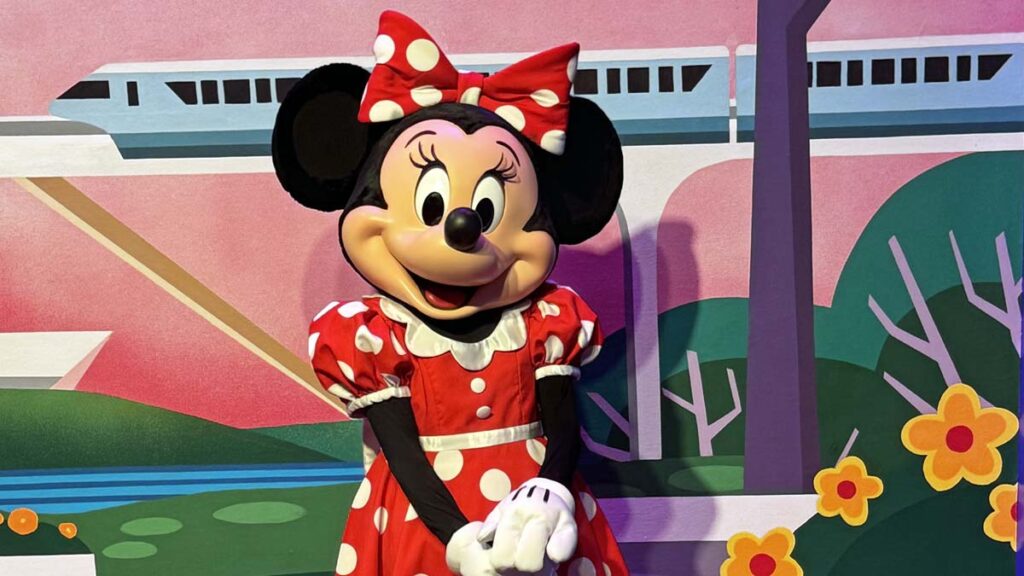 Minnie EPCOT CommuniCore meet greet