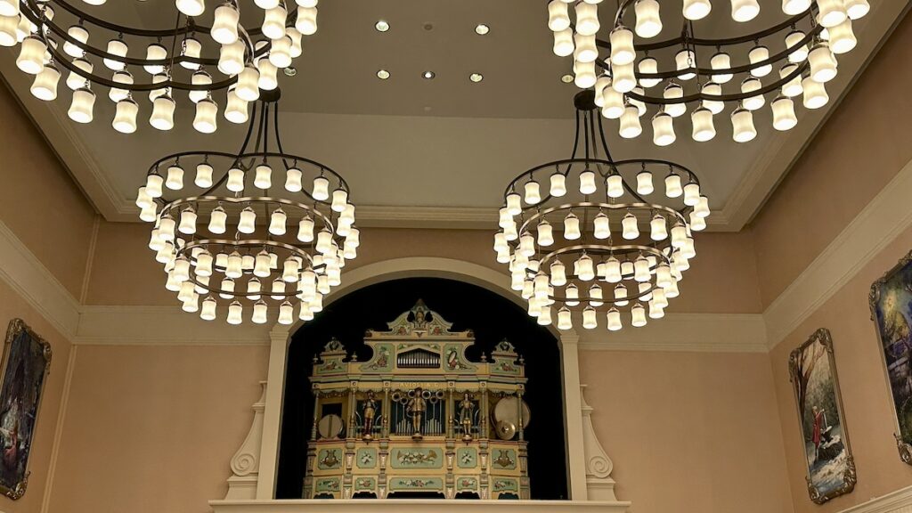 grandfloridian1900parkfaredinnerbuffetorgan
