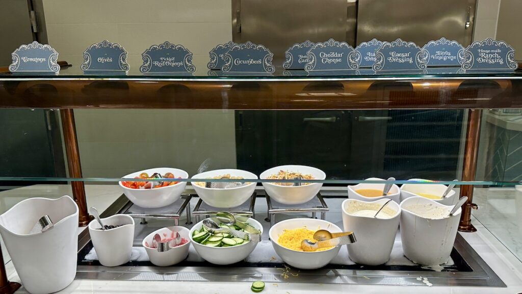 grandfloridian1900parkfaredinnerbuffetsaladbar